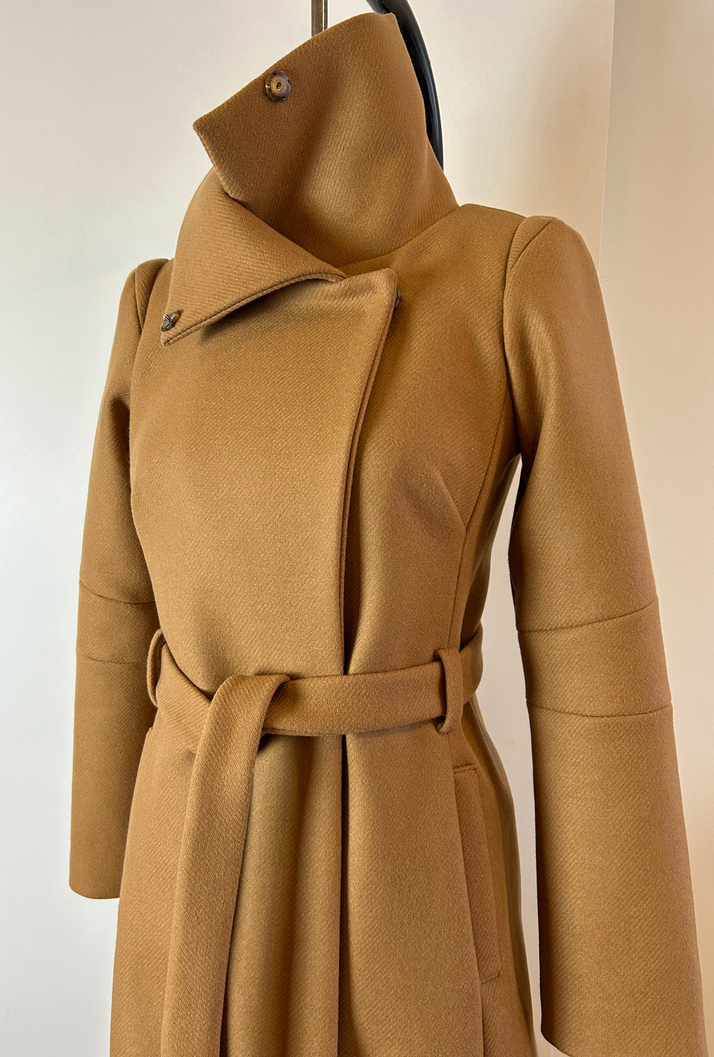 ARCHITECTS COAT · maple