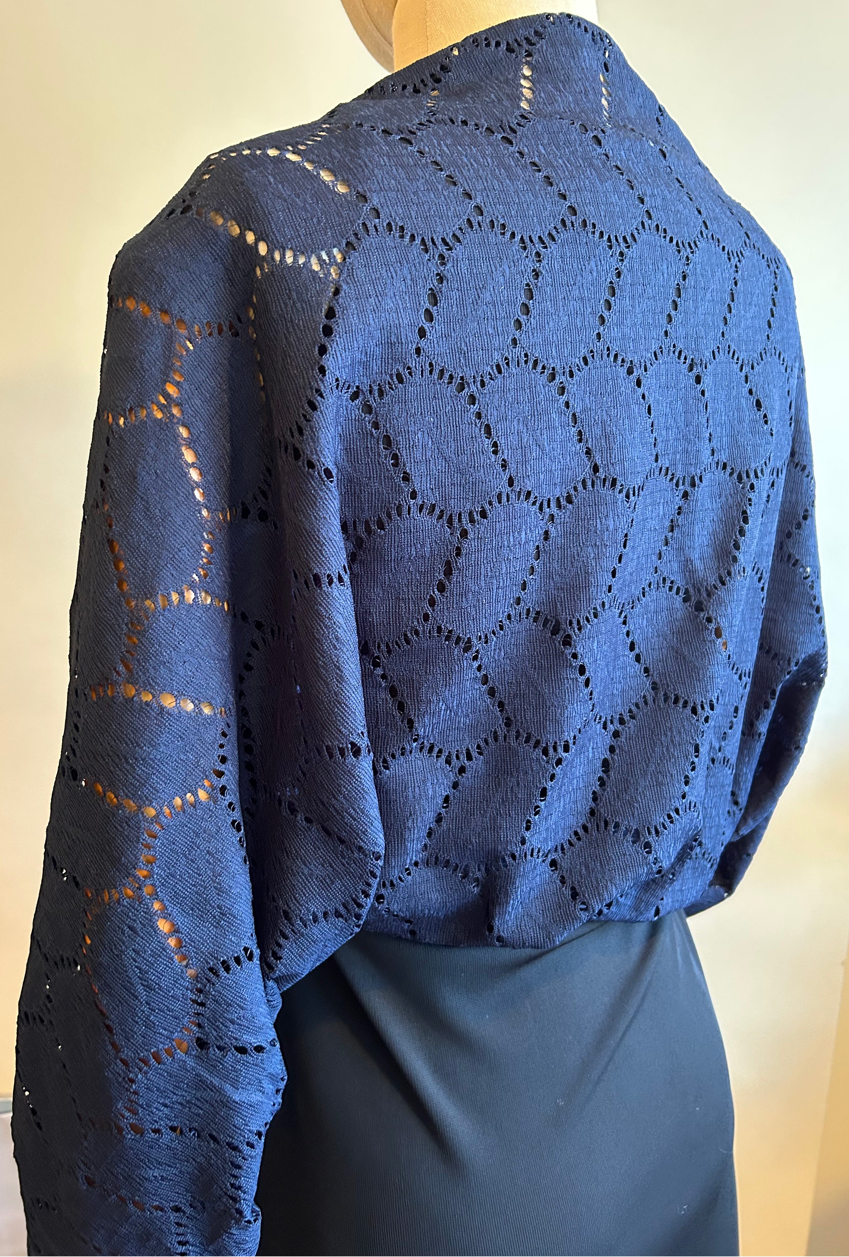 BLOUSON SHRUG · navy leaf lace