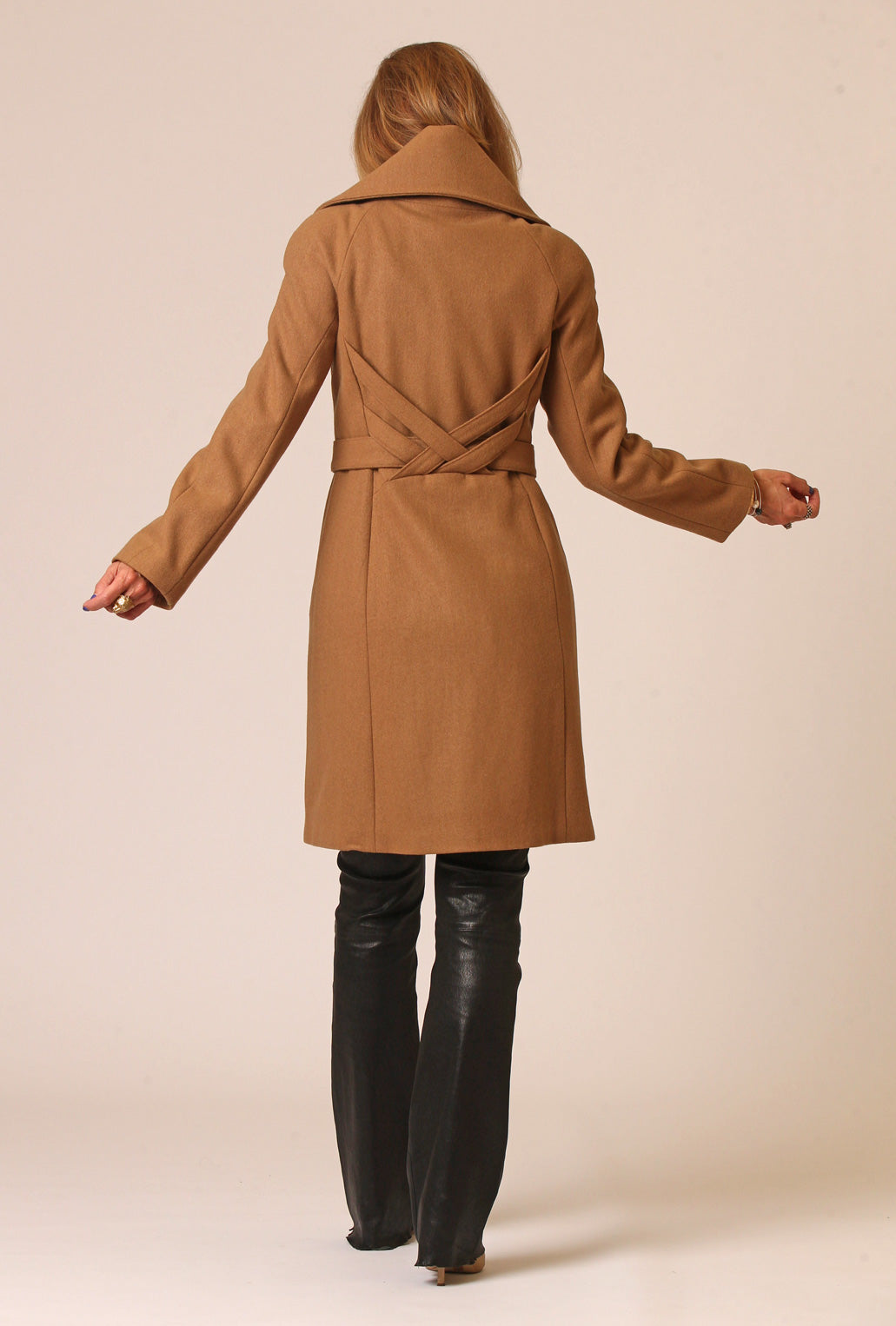 CROSSBAR RAGLAN COAT · camel