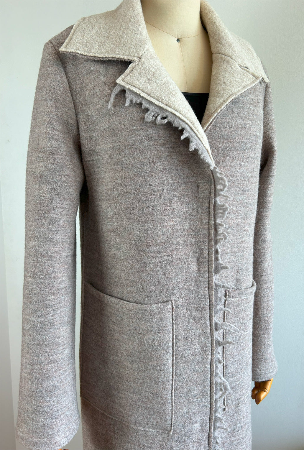 ESSENTIAL COAT · almond