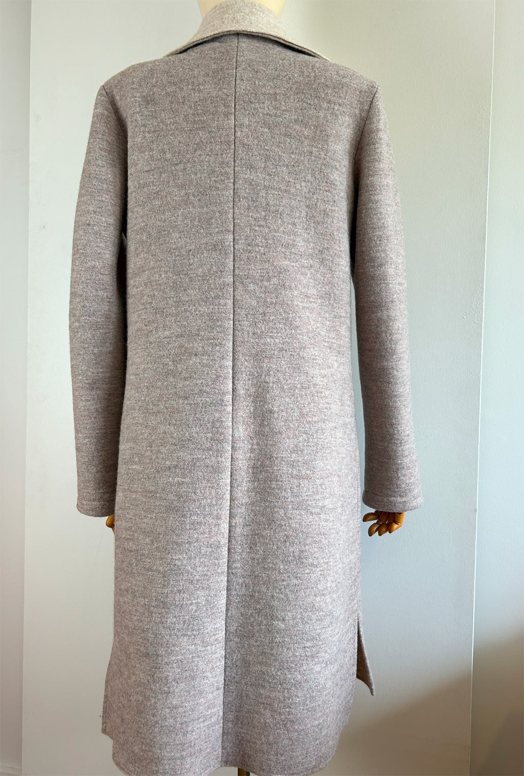 ESSENTIAL COAT · almond