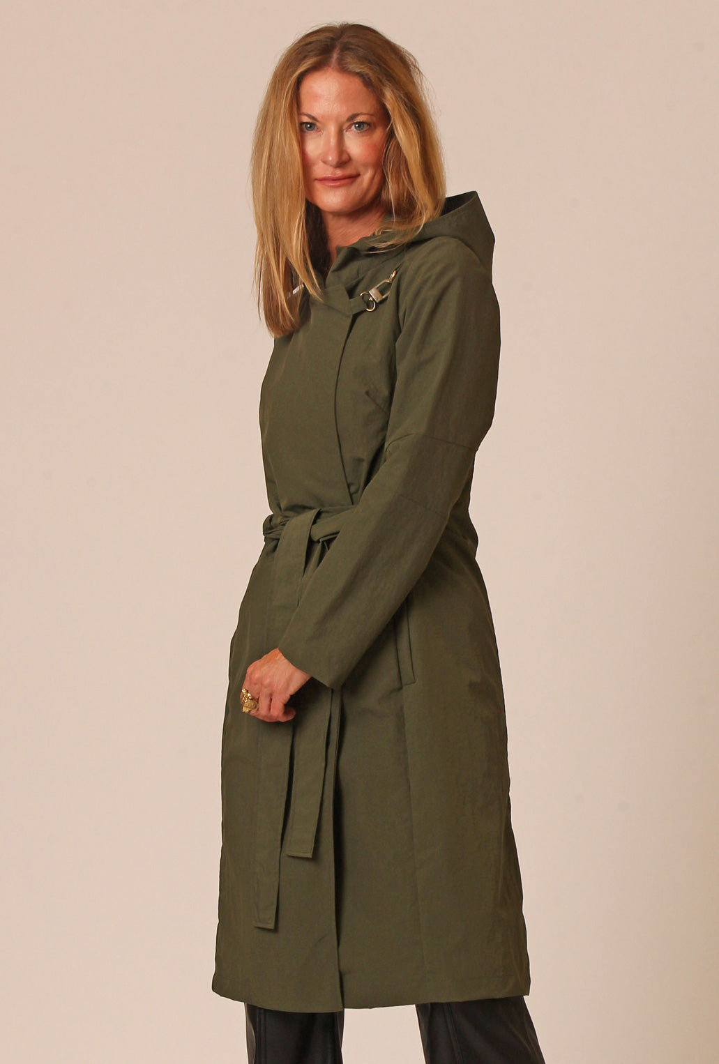 ARCH RAINCOAT · moss