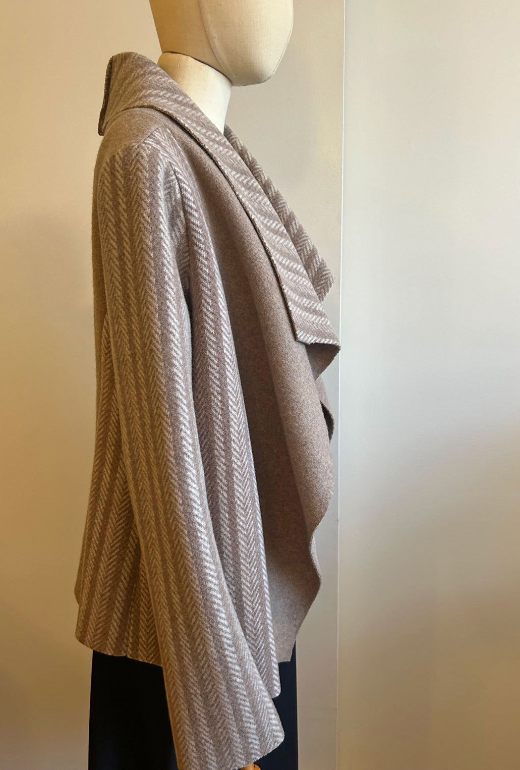 MIDTOWN CARDI · latte stripe