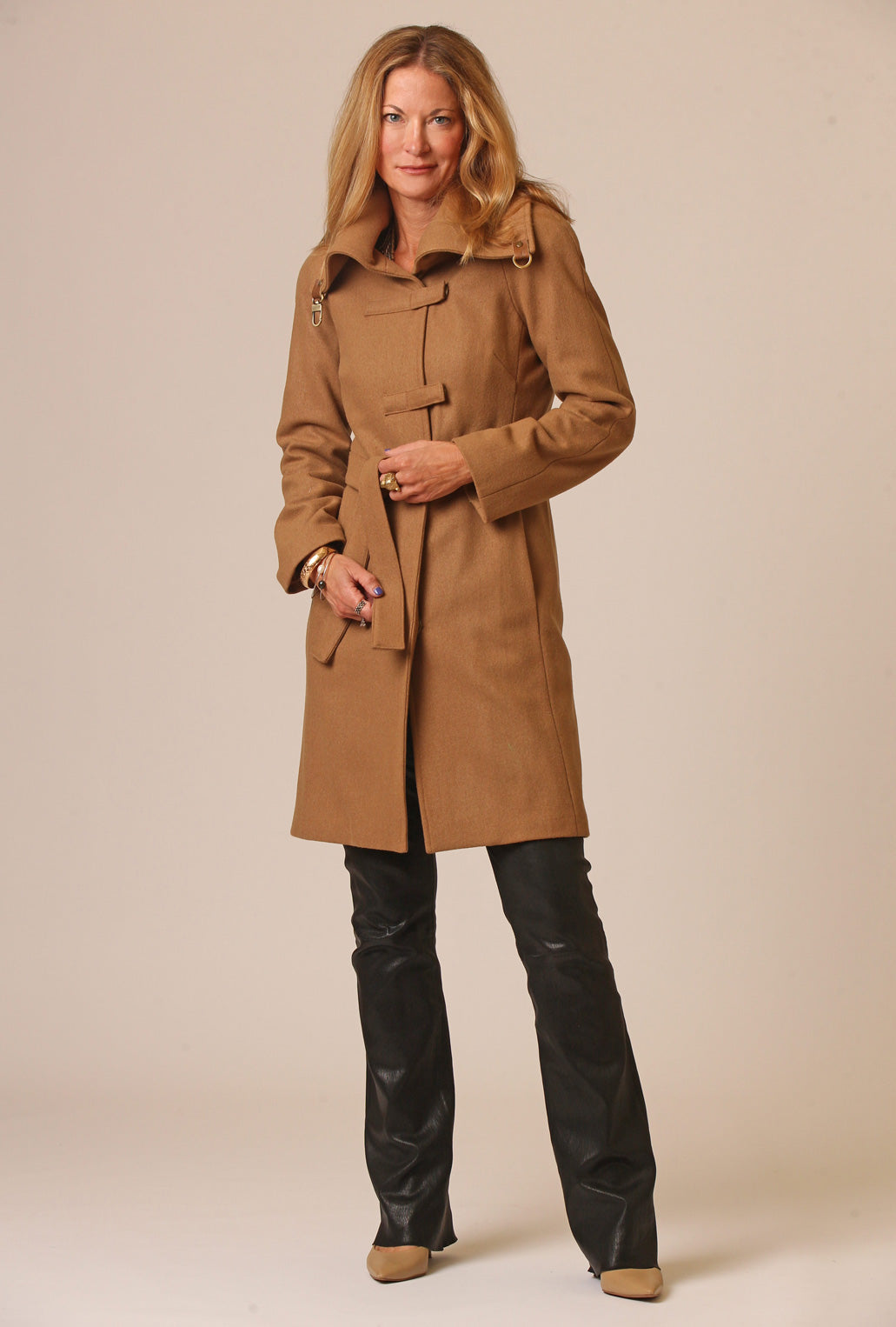 CROSSBAR RAGLAN COAT · camel wool