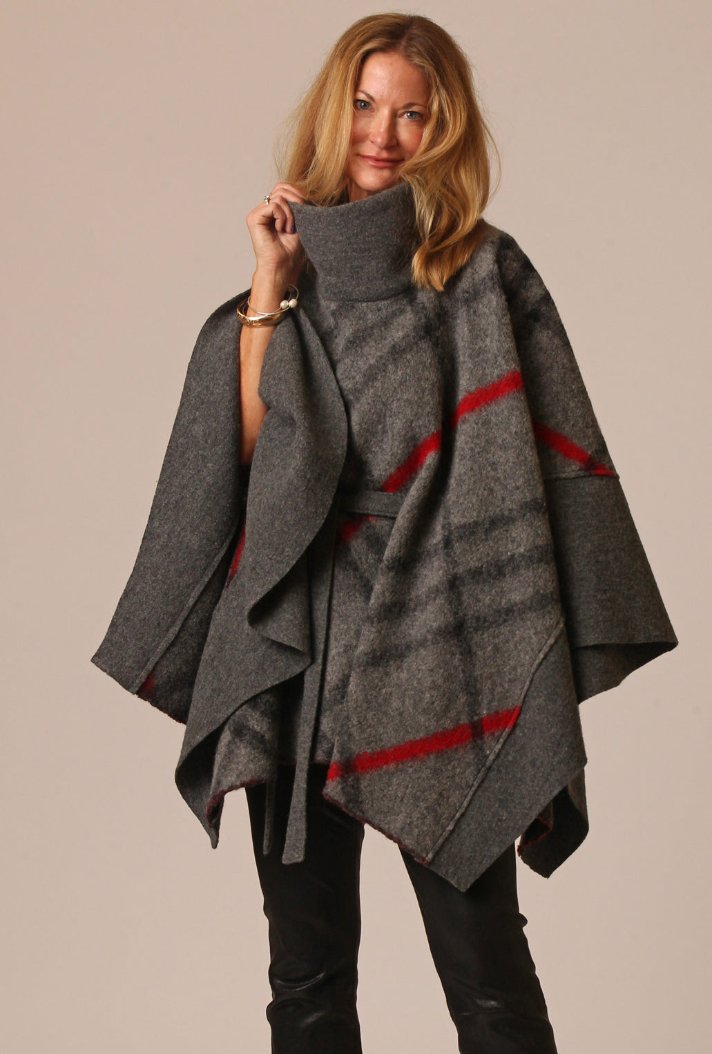 Tie Cape · plaid
