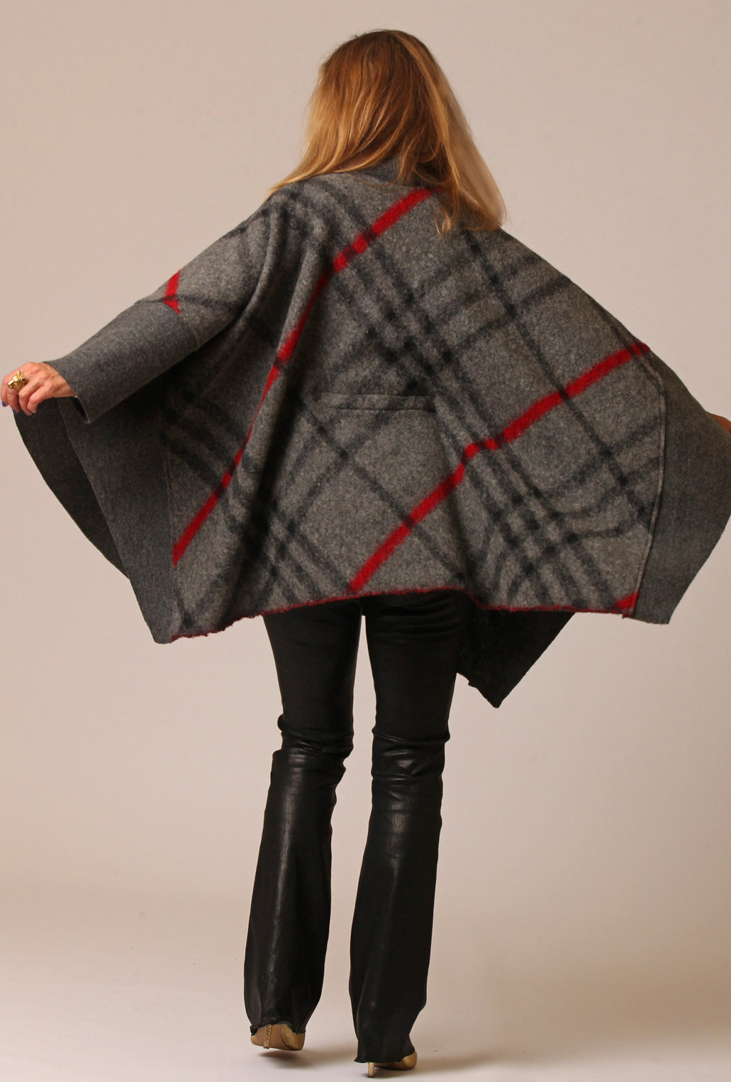Tie Cape · plaid