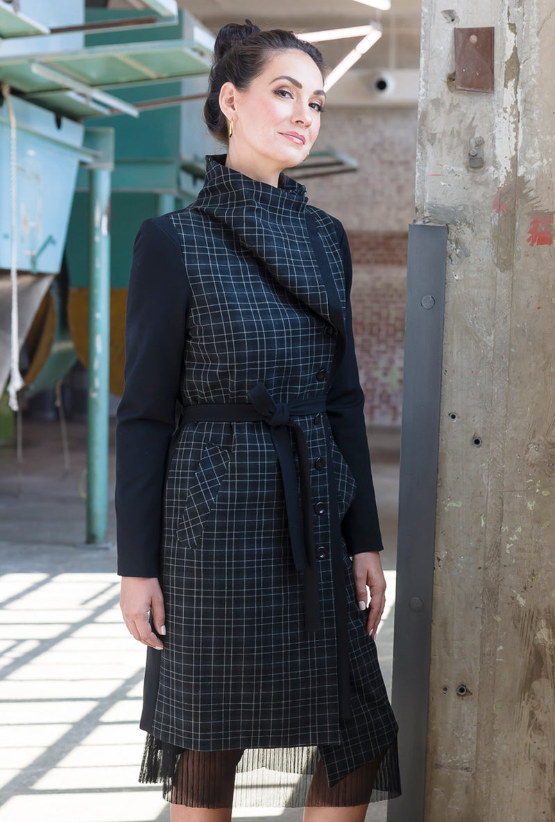 MALYN ASYMMETRICAL COAT Japanese Black & White